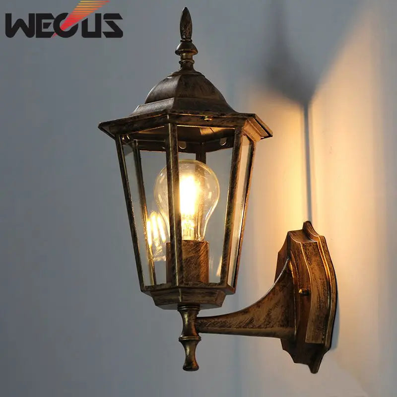 (WECUS) Lampada da parete per esterni retrò in stile europeo Lampada da balcone Lampada da giardino impermeabile Lampada da portico vintage per esterni